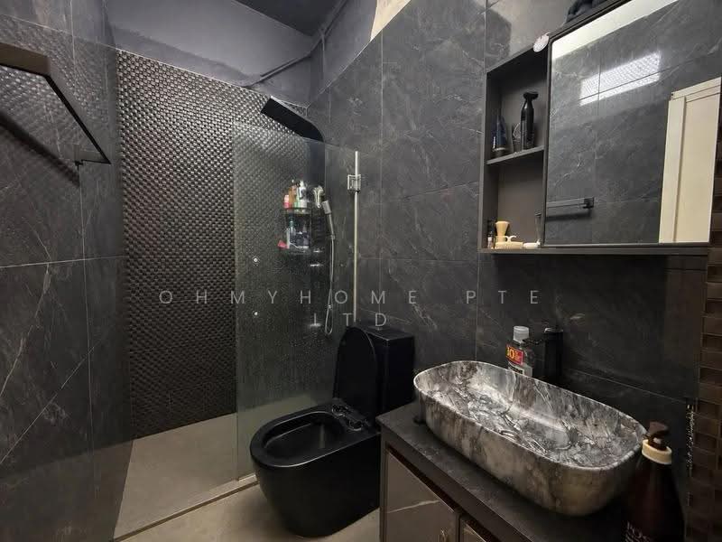40 Jalan Chermat, Hougang / Punggol / Sengkang, 4 Bedrooms, 3,800 sqft, Bungalow House For Sale, by Regine Cher, 500288746 - Bathroom - PropertyGuru.com.sg