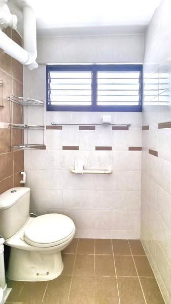 104 Woodlands Street 13, 104 Woodlands Street 13, Admiralty / Woodlands, Room Rental, 120 sqft, HDB Flat For Rent, by Steven Choo, 500288769 - Bathroom - PropertyGuru.com.sg