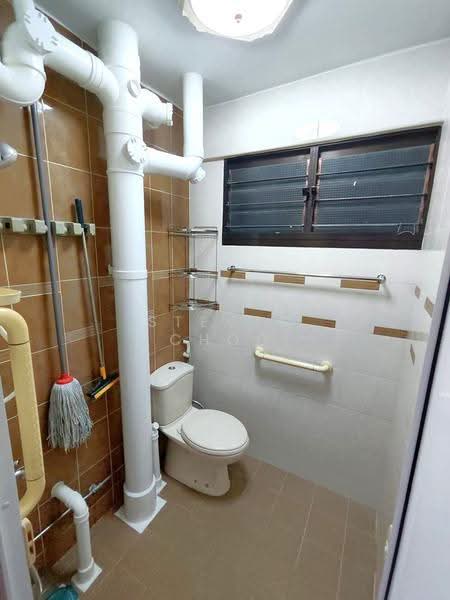 104 Woodlands Street 13, 104 Woodlands Street 13, Admiralty / Woodlands, Room Rental, 120 sqft, HDB Flat For Rent, by Steven Choo, 500288769 - Bathroom - PropertyGuru.com.sg