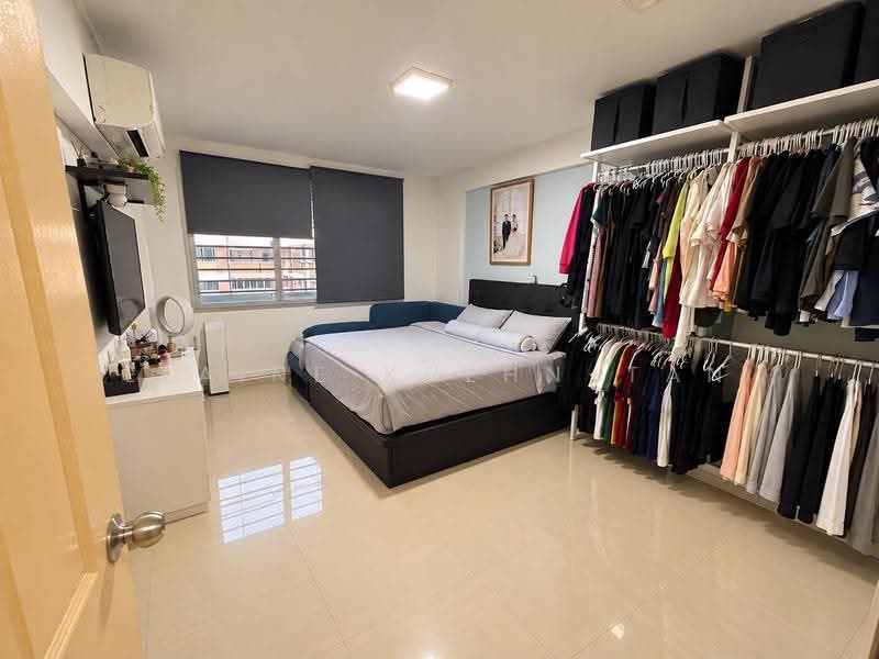 898A Tampines Street 81, 898A Tampines Street 81, Pasir Ris / Tampines, 3 Bedrooms, 1,119 sqft, HDB Flat For Sale, by Elaine Kuehn-Tan, 500288786 - Bedroom - PropertyGuru.com.sg