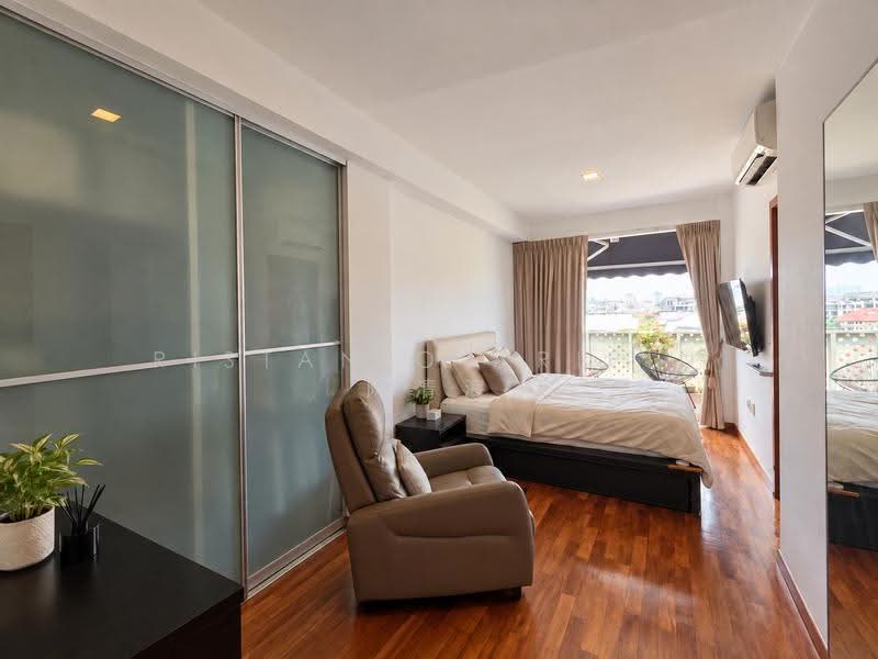 Residence 66, 66 Telok Kurau Road, East Coast / Marine Parade, 2 Bedrooms, 1,615 sqft, Apartment For Sale, by Ristanio Aripin 陈清海, 500288792 - Master Bedroom - PropertyGuru.com.sg