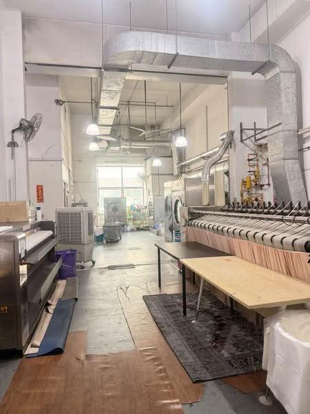 Wcega Plaza, 1 Bukit Batok Crescent, Dairy Farm / Bukit Panjang / Choa Chu Kang, 2,411 sqft, Light Industrial (B1) For Rent, by Juliana Wong, 500288813 - CommercialGuru.com.sg