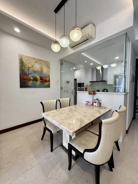 Watermark Robertson Quay, 1 Rodyk Street, Orchard / River Valley, 3 Bedrooms, 1,076 sqft, Apartment For Sale, by Lynn Er, 500288815 - Dining Room - PropertyGuru.com.sg