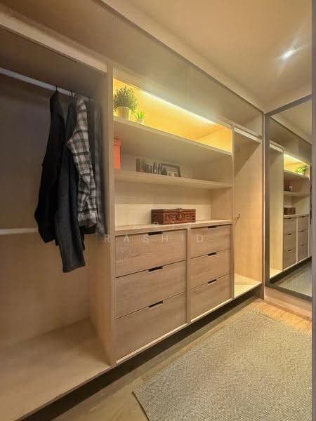 264A Punggol Way, 264A Punggol Way, Hougang / Punggol / Sengkang, 2 Bedrooms, 990 sqft, HDB Flat For Sale, by Fariz Rashid, 500288818 - Walk-in Wardrobe - PropertyGuru.com.sg