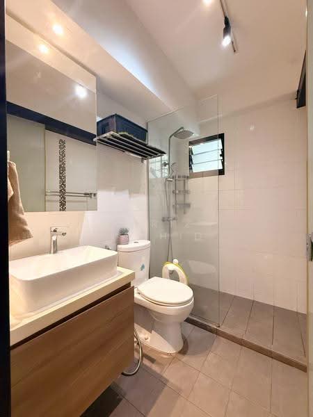 264A Punggol Way, 264A Punggol Way, Hougang / Punggol / Sengkang, 2 Bedrooms, 990 sqft, HDB Flat For Sale, by Fariz Rashid, 500288818 - Master Bathroom - PropertyGuru.com.sg