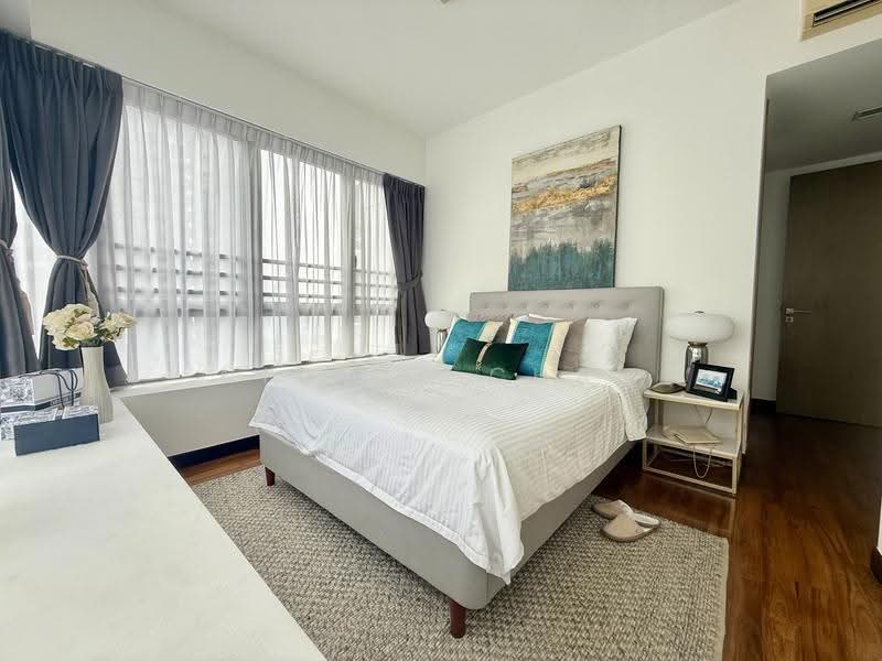 Starlight Suites, 11 River Valley Close, Orchard / River Valley, 2 Bedrooms, 1,076 sqft, Condominium For Sale, by Nicole Chan, 500288827 - Master Bedroom - PropertyGuru.com.sg