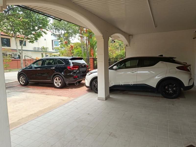 Yunnan Gardens, Yunnan Walk 1, Boon Lay / Jurong / Tuas, 3 Bedrooms, 2,980 sqft, Terraced House For Sale, by Megan Ong, 500288830 - Big car porch area - PropertyGuru.com.sg