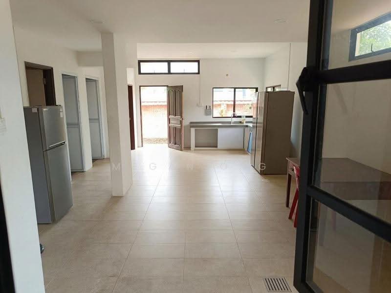 Yunnan Gardens, Yunnan Walk 1, Boon Lay / Jurong / Tuas, 3 Bedrooms, 2,980 sqft, Terraced House For Sale, by Megan Ong, 500288830 - Kitchen - PropertyGuru.com.sg