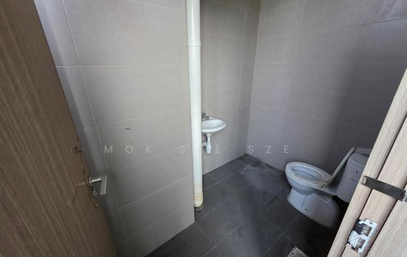 Polaris @ Woodlands, 101 Woodlands Avenue 12, Admiralty / Woodlands, 2,131 sqft, Factory / Workshop (B2) For Sale, by Mok Sze Sze, 500288838 - Bathroom - CommercialGuru.com.sg
