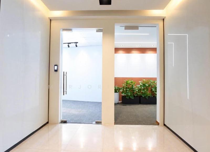 Suntec Tower 2 Office 1,790sf High floor unblocks bay view fully fitted Immediate, 9 Temasek Blvd, Boat Quay / Raffles Place / Marina, 1,793 sqft, Office For Rent, by Marjorie Teo, 500288841 - Interior - CommercialGuru.com.sg