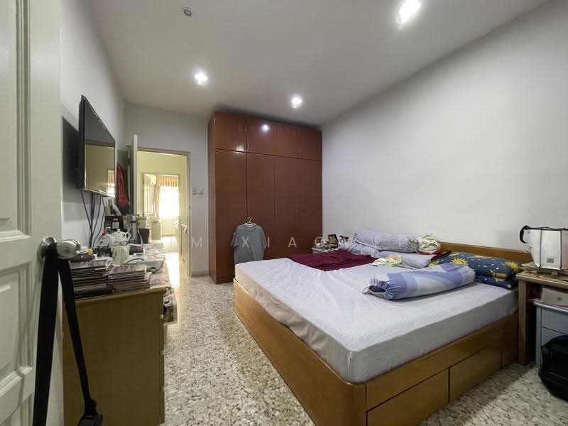Peakville Avenue, Bedok / Upper East Coast, 5 Bedrooms, 2,723 sqft, Corner Terrace For Sale, by Lim Xiaowei, 500288848 - Bedroom - PropertyGuru.com.sg