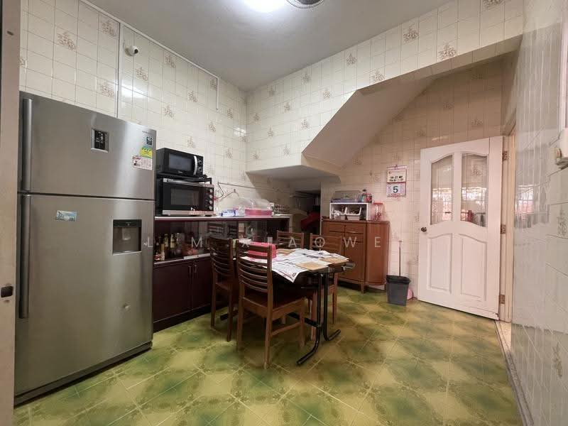Peakville Avenue, Bedok / Upper East Coast, 5 Bedrooms, 2,723 sqft, Corner Terrace For Sale, by Lim Xiaowei, 500288848 - Kitchen - PropertyGuru.com.sg