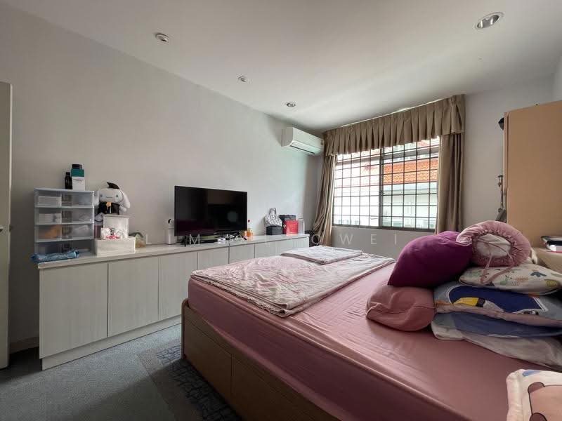 Peakville Avenue, Bedok / Upper East Coast, 5 Bedrooms, 2,723 sqft, Corner Terrace For Sale, by Lim Xiaowei, 500288848 - Bedroom - PropertyGuru.com.sg
