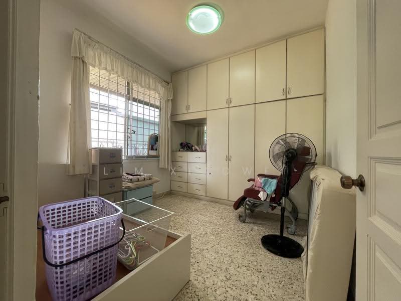 Peakville Avenue, Bedok / Upper East Coast, 5 Bedrooms, 2,723 sqft, Corner Terrace For Sale, by Lim Xiaowei, 500288848 - Bedroom - PropertyGuru.com.sg