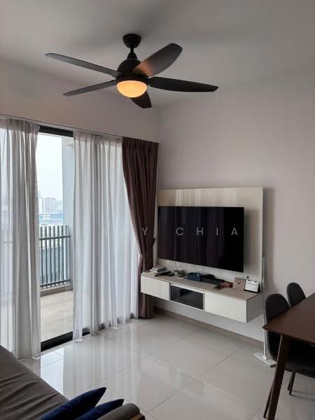 J Gateway, 2 Gateway Drive, Boon Lay / Jurong / Tuas, 2 Bedrooms, 603 sqft, Condominium For Rent, by Penny Chia, 500288850 - Living Room - PropertyGuru.com.sg