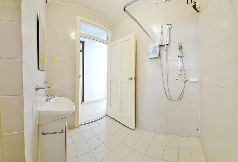 Townerville, McNair Road, Balestier / Toa Payoh, 3 Bedrooms, 2,472 sqft, Conservation House For Rent, by Lawrence Hong, 500288872 - Bathroom - PropertyGuru.com.sg