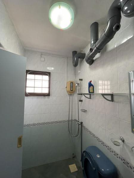 304A Anchorvale Link, 304A Anchorvale Link, Hougang / Punggol / Sengkang, 3 Bedrooms, 968 sqft, HDB Flat For Rent, by Er Lin, 500288877 - Bathroom - PropertyGuru.com.sg