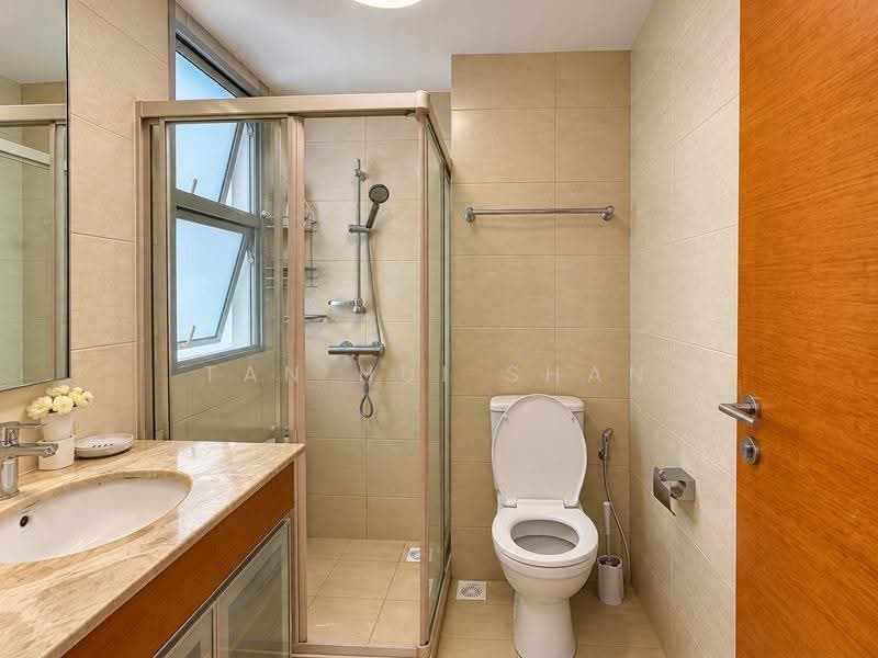 The Lakeshore, 31 Jurong West Street 41, Boon Lay / Jurong / Tuas, 2 Bedrooms, 926 sqft, Condominium For Sale, by Tan Hui Shan, 500288883 - Bathroom - PropertyGuru.com.sg