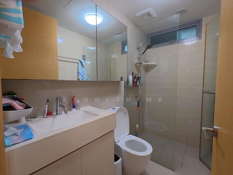 A Treasure Trove, 58 Punggol Walk, Hougang / Punggol / Sengkang, 3 Bedrooms, 1,044 sqft, Condominium For Rent, by Kenneth Ma, 500288886 - Bathroom - PropertyGuru.com.sg