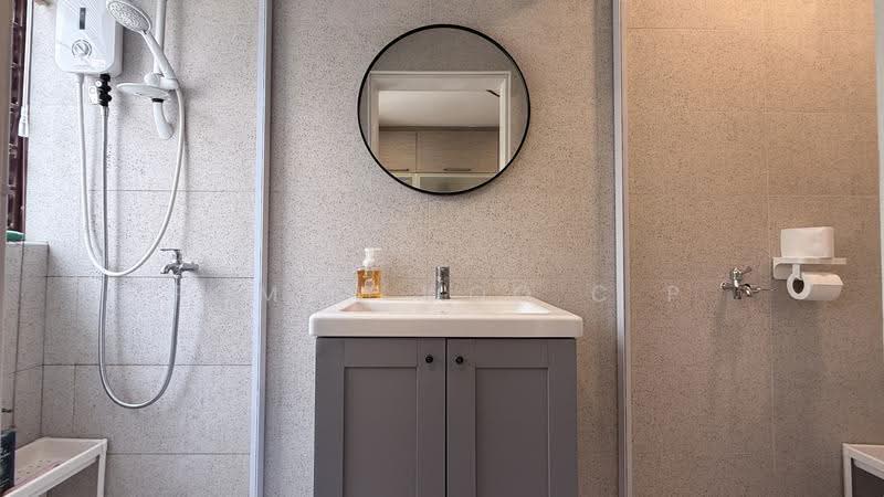 [S.U.P.E.R C.H.E.A.P] high rental yield | co-living cluster landed, Bedok / Upper East Coast, 6 Bedrooms, 2,500 sqft, Cluster House For Sale, by Roman Woo C P, 500288896 - Bathroom - PropertyGuru.com.sg