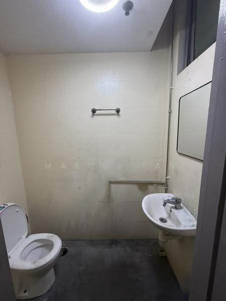 First Centre, 50 Serangoon North Avenue 4, Hougang / Punggol / Sengkang, 1,421 sqft, Light Industrial (B1) For Sale, by Marcus Tan, 500288912 - Bathroom - CommercialGuru.com.sg