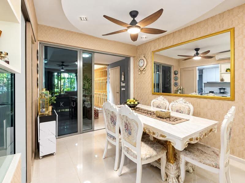Sol Acres, 16 Choa Chu Kang Grove, Dairy Farm / Bukit Panjang / Choa Chu Kang, 5 Bedrooms, 1,442 sqft, Condominium For Sale, by Kua WanTing, 500288914 - Dining Room - PropertyGuru.com.sg