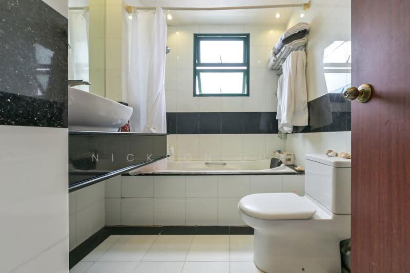 Hillview Green, 69 Hume Avenue, Clementi Park / Upper Bukit Timah, 4 Bedrooms, 1,722 sqft, Condominium For Sale, by Nickson Guay, 500288915 - Bathroom - PropertyGuru.com.sg
