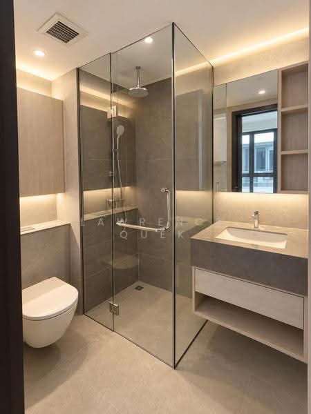 Orchard Sophia, 130 Sophia Road, Orchard / River Valley, 2 Bedrooms, 603 sqft, Condominium For Rent, by Lawrence Quek, 500288938 - Master Bathroom - PropertyGuru.com.sg