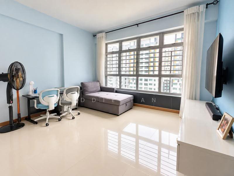 460D Bukit Batok West Avenue 9, 460D Bukit Batok West Avenue 9, Dairy Farm / Bukit Panjang / Choa Chu Kang, 3 Bedrooms, 1,001 sqft, HDB Flat For Sale, by Eddie Tan, 500288943 - Living Room - PropertyGuru.com.sg