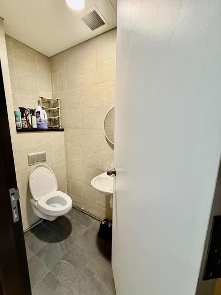 Havelock II, 2 Havelock Road, Boat Quay / Raffles Place / Marina, 743 sqft, Office For Rent, by Viveen Leo, 500288974 - Bathroom - CommercialGuru.com.sg