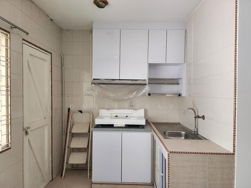 Thomson Garden Estate, Sin Ming Road, Ang Mo Kio / Bishan / Thomson, 3 Bedrooms, 1,700 sqft, Terraced House For Sale, by Daniel Gay, 500288986 - Kitchen - PropertyGuru.com.sg
