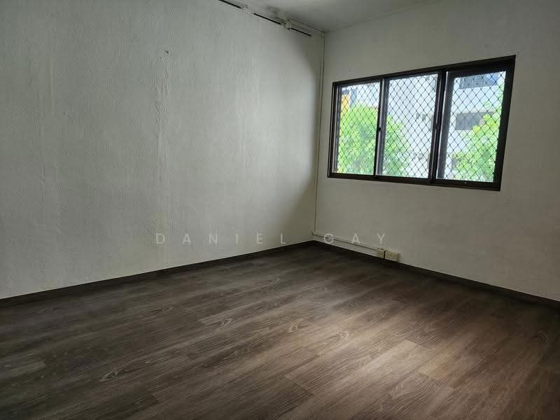 Thomson Garden Estate, Sin Ming Road, Ang Mo Kio / Bishan / Thomson, 3 Bedrooms, 1,700 sqft, Terraced House For Sale, by Daniel Gay, 500288986 - Bedroom 1 - PropertyGuru.com.sg