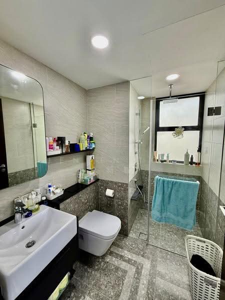 Arena Residences, 20 Guillemard Crescent, Eunos / Geylang / Paya Lebar, 3 Bedrooms, 893 sqft, Condominium For Rent, by Jensen Toh 卓新智, 500288992 - Bathroom - PropertyGuru.com.sg
