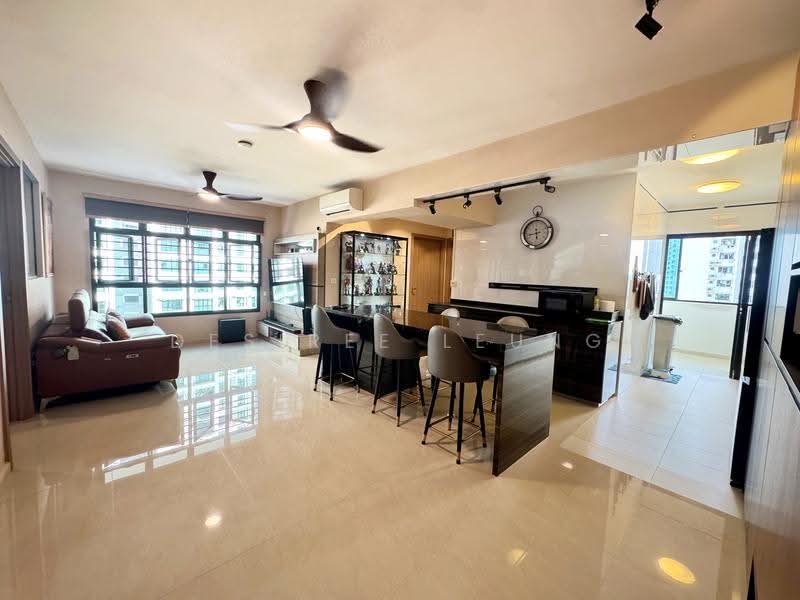 420A Northshore Drive, 420A Northshore Drive, Hougang / Punggol / Sengkang, 3 Bedrooms, 1,023 sqft, HDB Flat For Sale, by Desiree Leung, 500289003 - Living Room - PropertyGuru.com.sg