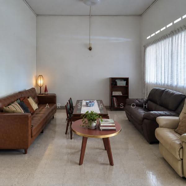 Elevated Corner Semi-Detached | 13.1M Wide Frontage | Regular Shaped Land, Namly Avenue, Namly Garden, Namly Drive, Namly Place, Namly Rise, Namly Crescent, Namly Grove, Namly View Coronation, Bukit Timah, Sixth Avenue, Jalan Ampang, Tanglin / Holland / Bukit Timah, 4 Bedrooms, 3,400 sqft, Semi-Detached House For Sale, by Marissa Soh, 500289019 - Living Room - PropertyGuru.com.sg