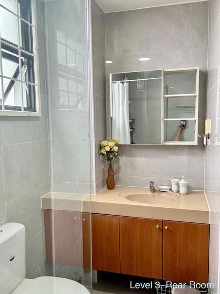 20 Florissa Park, Mandai / Upper Thomson, Room Rental, 284 sqft, Terraced House For Rent, by Sharifah Kamariah, 500289022 - Bathroom - PropertyGuru.com.sg