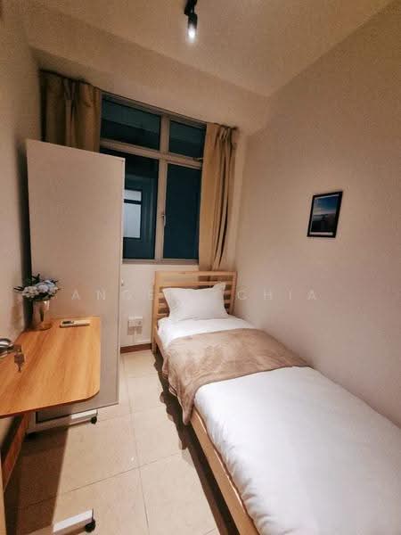 The Lakeshore, 31 Jurong West Street 41, Boon Lay / Jurong / Tuas, Room Rental, 130 sqft, Condominium For Rent, by Angela Chia, 500289028 - Bedroom - PropertyGuru.com.sg