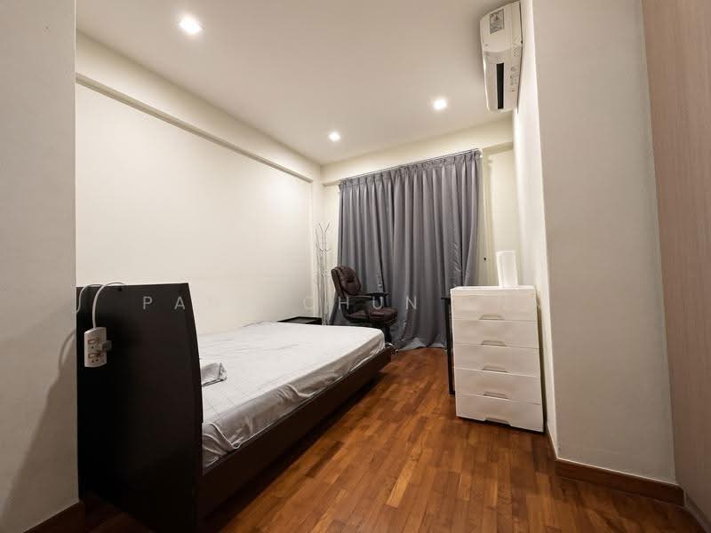 Parkview Apartments, 3 Bukit Batok Street 25, Dairy Farm / Bukit Panjang / Choa Chu Kang, Room Rental, 150 sqft, Apartment For Rent, by Pang Chun Enn, 500289036 - Bedroom - PropertyGuru.com.sg