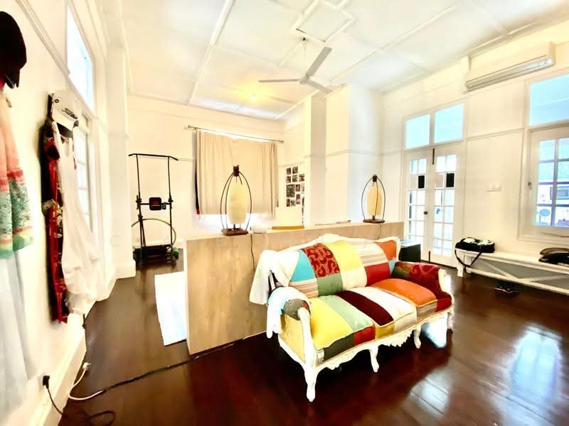 Mount pleasant, Tanglin / Holland / Bukit Timah, 4 Bedrooms, 6,404 sqft, Good Class Bungalow For Rent, by Clare Loh 卢煜婕, 500289054 - Living Room - PropertyGuru.com.sg