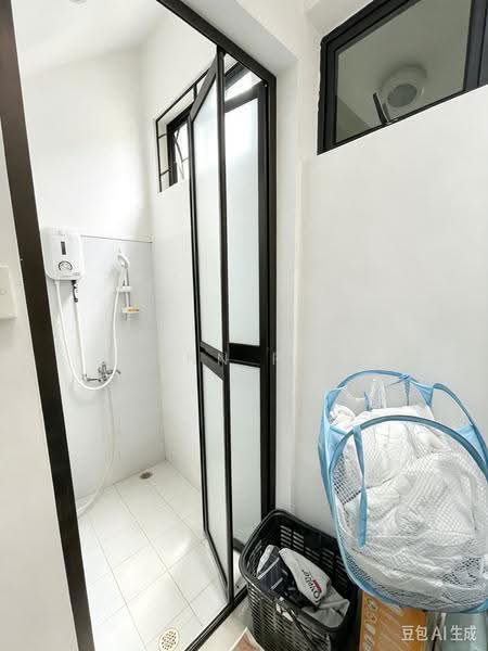 Seletar Hills Estate, Jalan Jarak, Seletar / Yio Chu Kang, 4 Bedrooms, 1,700 sqft, Semi-Detached House For Sale, by Lynn Pan, 500289059 - Bathroom - PropertyGuru.com.sg