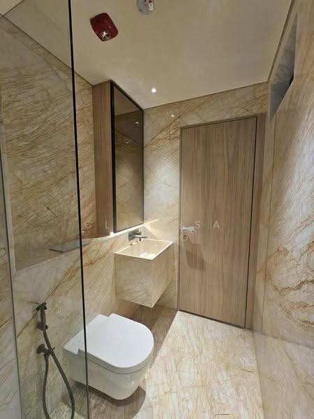 South Bridge Road, Chinatown / Tanjong Pagar, 1,800 sqft, Shop / Shophouse For Rent, by Clarrisa Mong, 500289062 - Bathroom - CommercialGuru.com.sg