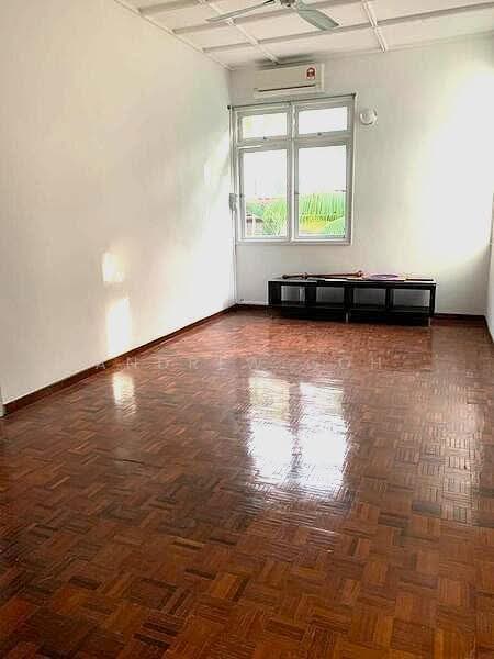 RARE SEMI D | 1KM TAO NAN | SOUTH FACING | 稀有难逢, AA OR REBUILD | WIDE FRONTAGE | REGULAR PLOT | 550M MRT, East Coast / Marine Parade, 4 Bedrooms, 2,000 sqft, Semi-Detached House For Sale, by Andrew Goh, 500289092 - Living Room - PropertyGuru.com.sg