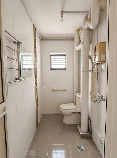 319 Woodlands Street 31, 319 Woodlands Street 31, Admiralty / Woodlands, 2 Bedrooms, 786 sqft, HDB Flat For Rent, by Shanel Liew, 500289094 - Bathroom - PropertyGuru.com.sg