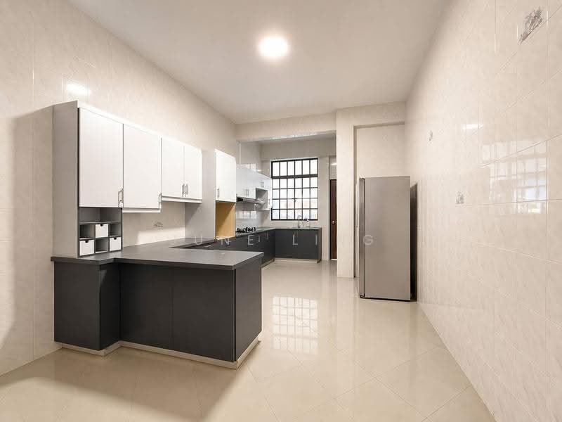 Master Room with Ensuite near Pasir Ris Park | $2,900, Pasir Ris / Tampines, Room Rental, 300 sqft, Semi-Detached House For Rent, by June Ling, 500289119 - Kitchen - PropertyGuru.com.sg