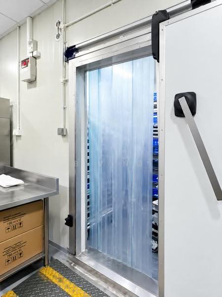 Woodlands Central kitchen, Admiralty / Woodlands, 2,231 sqft, Factory / Workshop (B2) For Rent, by B.V Ng, 500289120 - Freezer room - CommercialGuru.com.sg