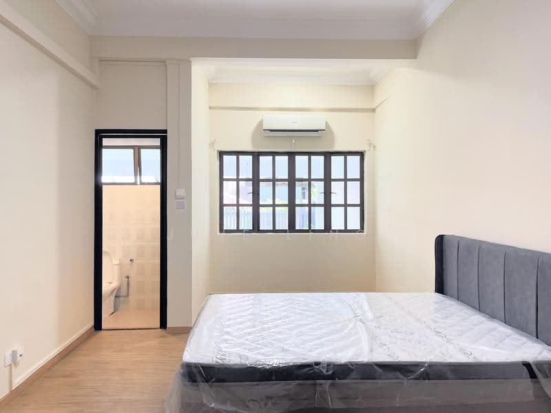 Master Room with Ensuite near Pasir Ris Park | $2,800, Pasir Ris / Tampines, Room Rental, 300 sqft, Semi-Detached House For Rent, by June Ling, 500289131 - Bedroom - PropertyGuru.com.sg