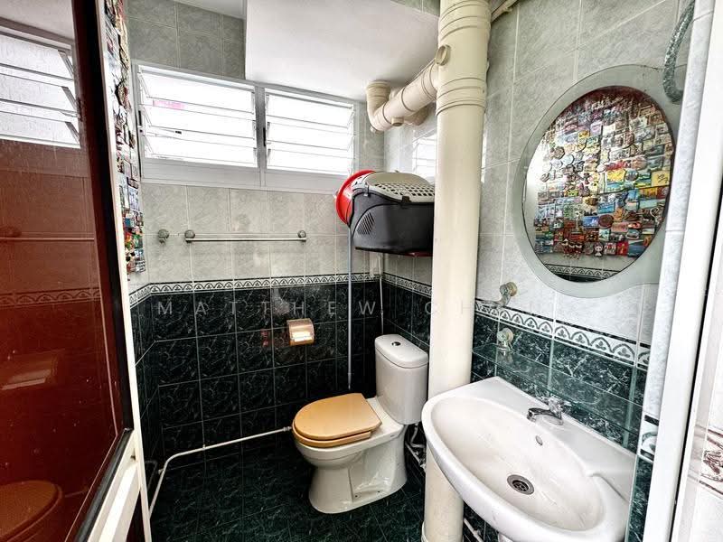 610 Ang Mo Kio Avenue 4, 610 Ang Mo Kio Avenue 4, Ang Mo Kio / Bishan / Thomson, 2 Bedrooms, 731 sqft, HDB Flat For Sale, by Matthew Chan, 500289134 - Well maintained Common Bathroom - PropertyGuru.com.sg