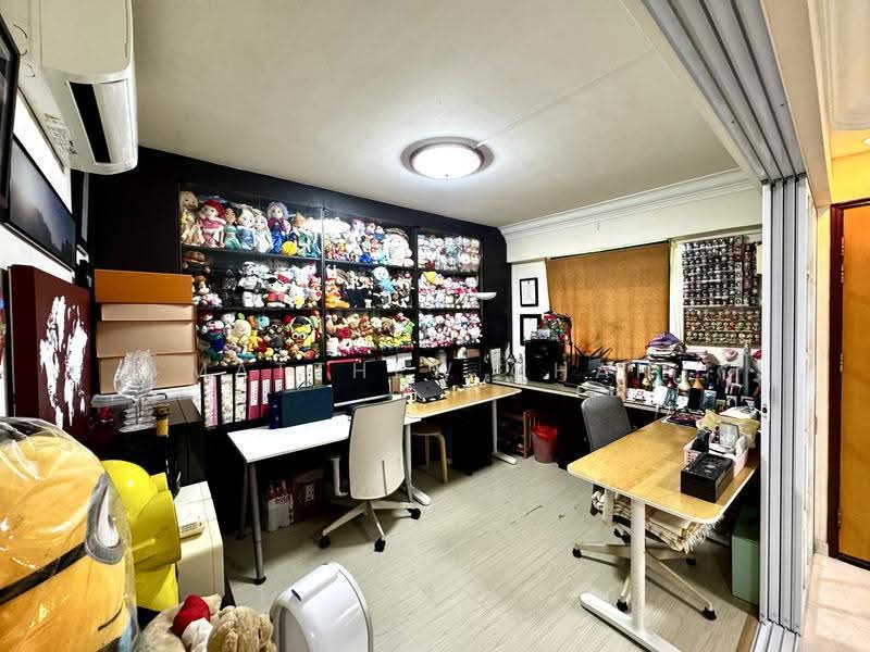 610 Ang Mo Kio Avenue 4, 610 Ang Mo Kio Avenue 4, Ang Mo Kio / Bishan / Thomson, 2 Bedrooms, 731 sqft, HDB Flat For Sale, by Matthew Chan, 500289134 - Ready home office space or Guest room - PropertyGuru.com.sg
