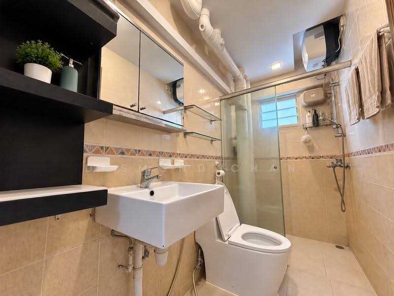 181 Jelebu Road, 181 Jelebu Road, Dairy Farm / Bukit Panjang / Choa Chu Kang, 4 Bedrooms, 1,367 sqft, HDB Flat For Sale, by Desmond Chan, 500289136 - Bathroom - PropertyGuru.com.sg