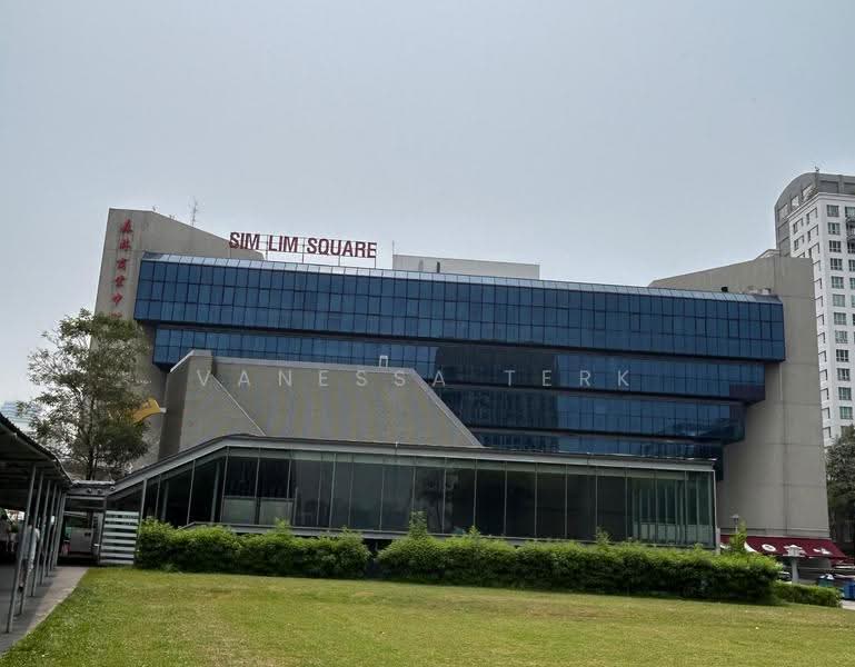 Sim Lim Square, 1 Rochor Canal Road, Beach Road / Bugis / Rochor, 331 sqft, Mall Shop For Rent, by Vanessa Terk, 500289141 - CommercialGuru.com.sg
